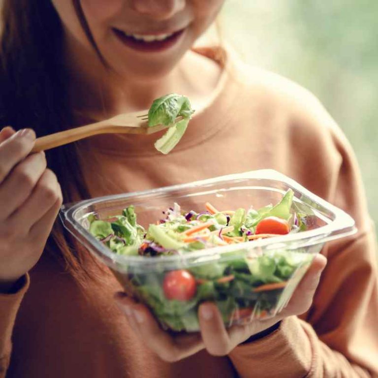Healthy Lunch Salads to Pack for Work Easily